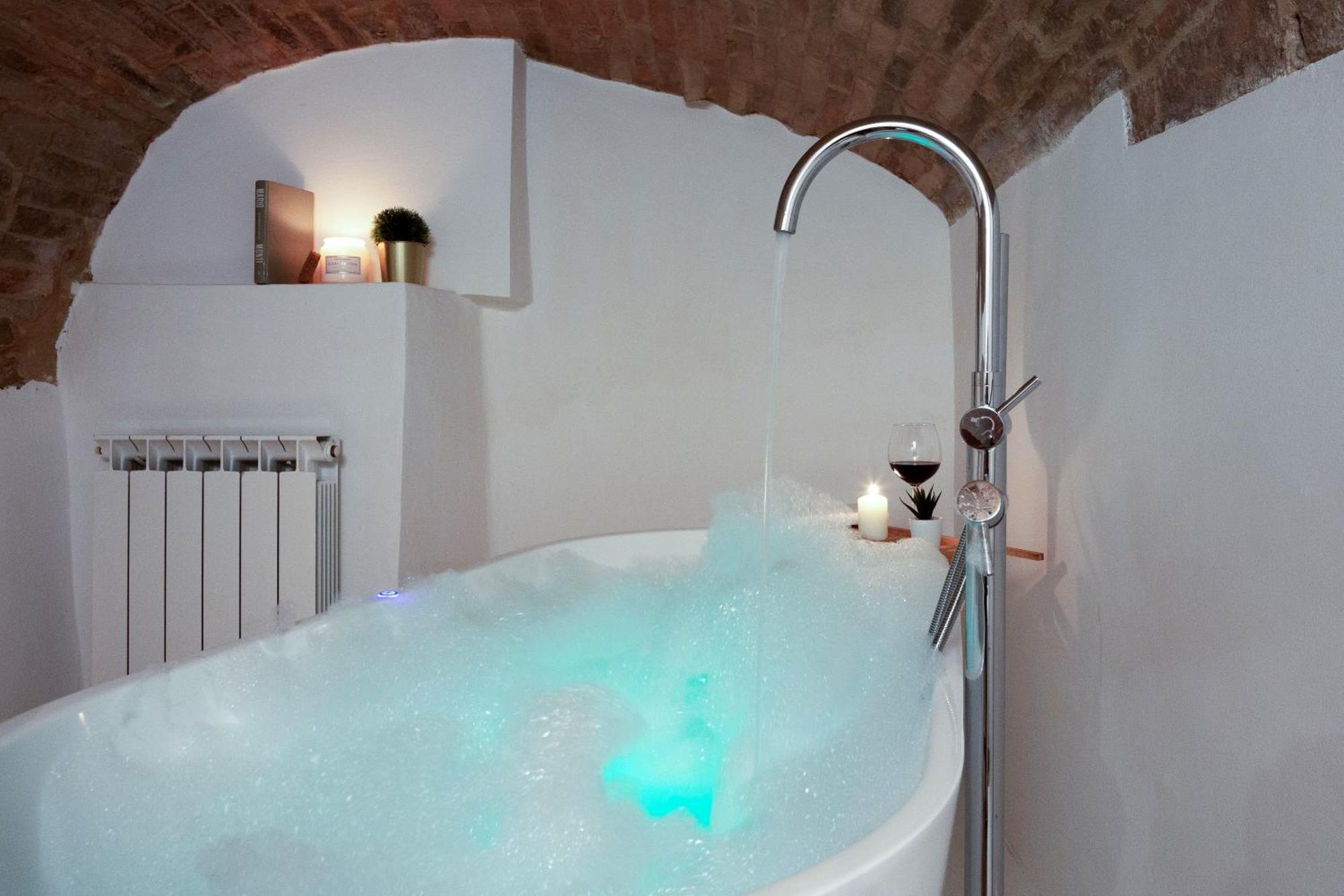 Medieval Flat With Whirlpool Bath ペルージャ エクステリア 写真